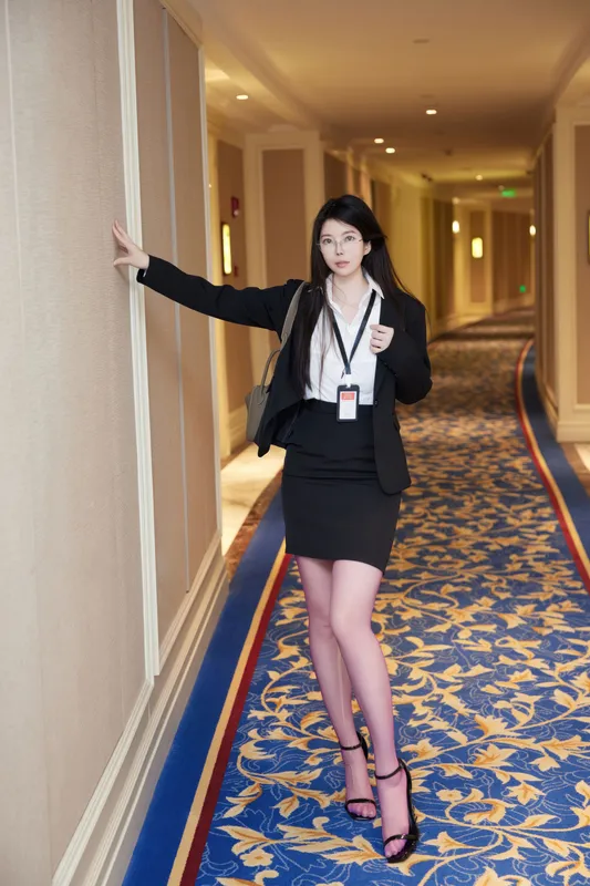 紫丝OL秘书 - 白茹雪abby